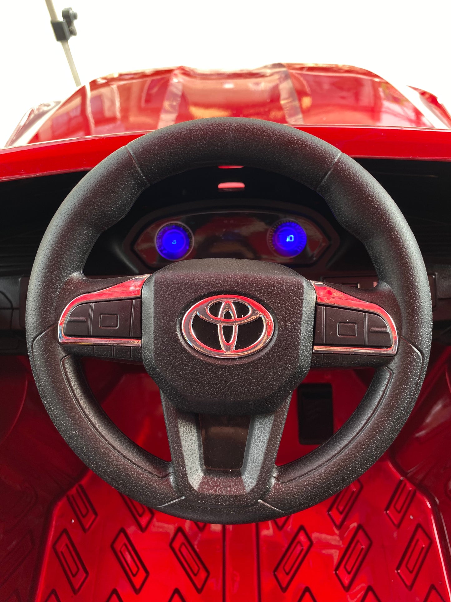 TOYOTA LC-300: El carro eléctrico 4x4 que hará brillar los ojos de tu pequeño