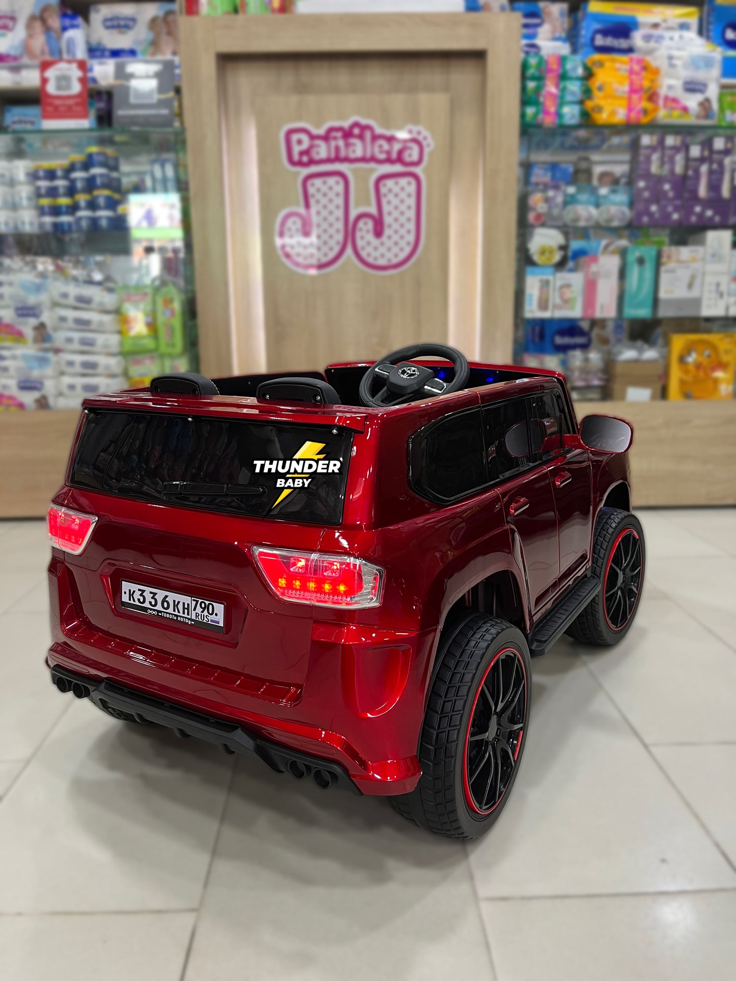 TOYOTA LC-300: El carro eléctrico 4x4 que hará brillar los ojos de tu pequeño