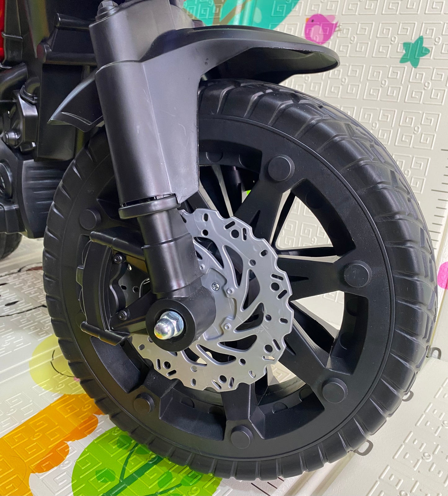 MOTO SUSPENSIÓN:¡La Moto Eléctrica para Niños que Hará Latir Más Fuerte su Corazón Aventurero!