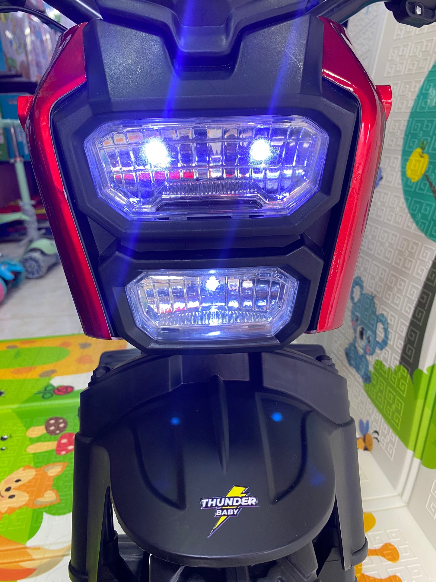 MOTO SUSPENSIÓN:¡La Moto Eléctrica para Niños que Hará Latir Más Fuerte su Corazón Aventurero!