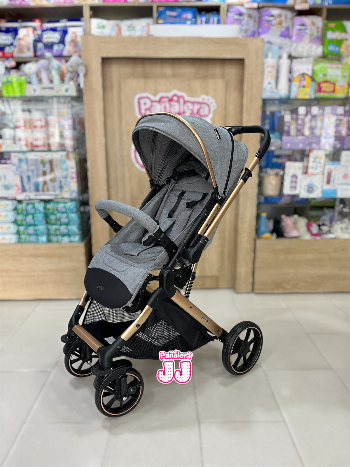 Coche con porta bebe tipo maleta Cova