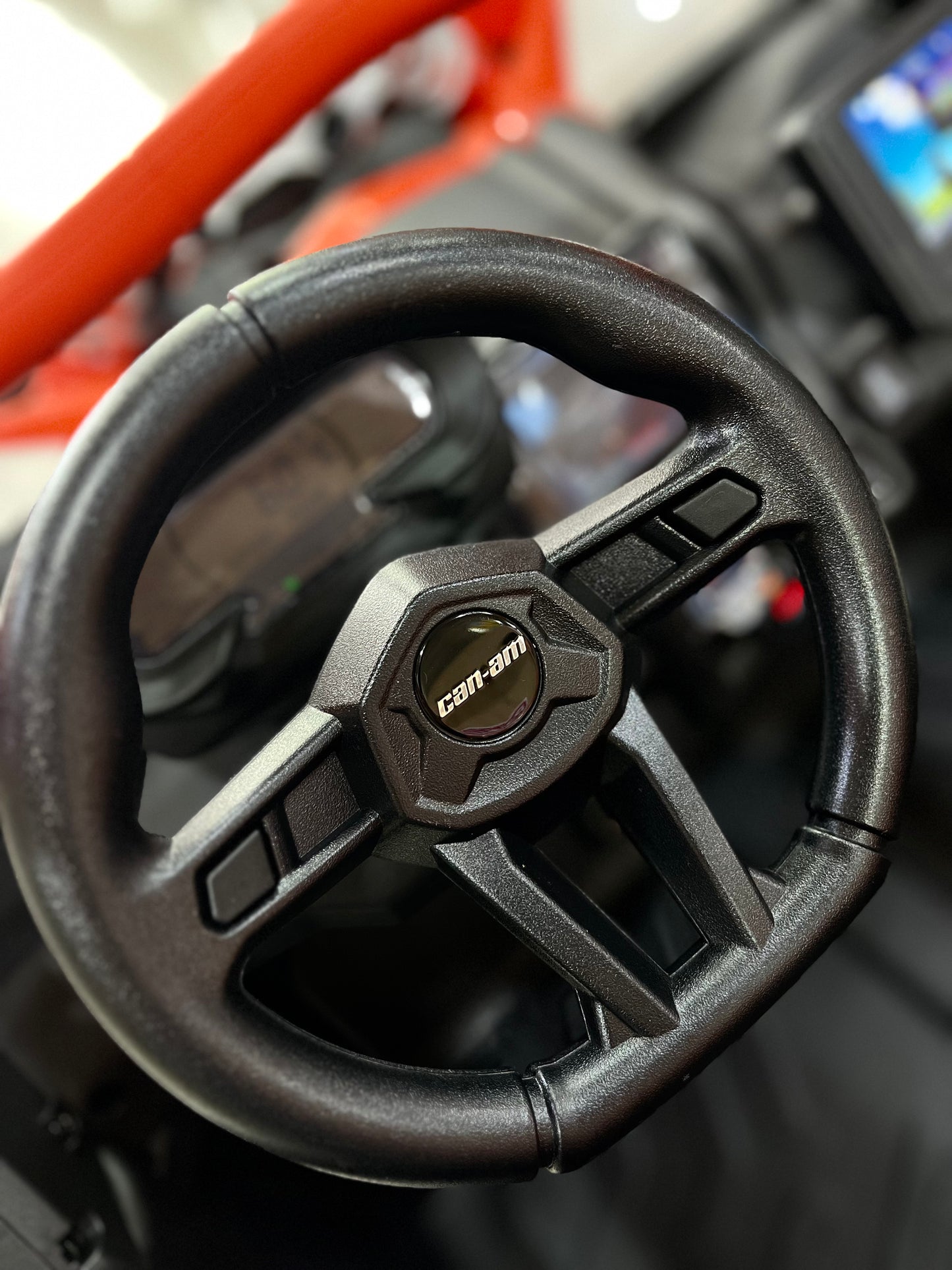Can - Am Maverick Licenciado con pantalla en versiones de 12 y 24 voltios